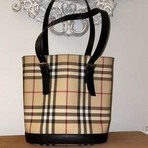 BURBERRY long strap bucket bag